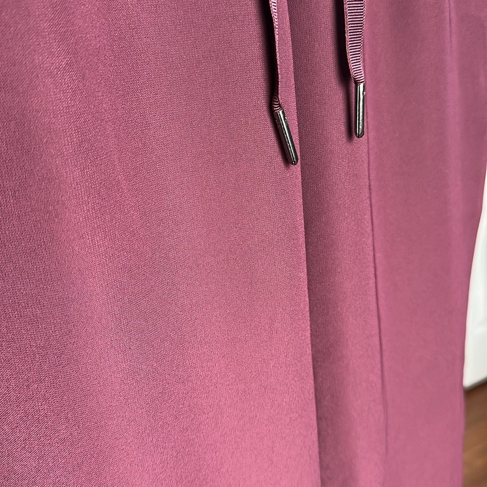 LULULEMON ON THE FLY PANTS SIZE 2 ❌ BLACK CHERRY OR DEEP PLUM SEE PICTURES - Picture 10 of 11